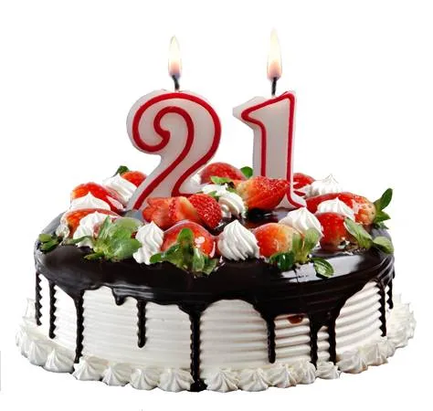 Открытка Открытки на 21 год - Торт с клубникой и цифрой 21 | Красивая открытка #5