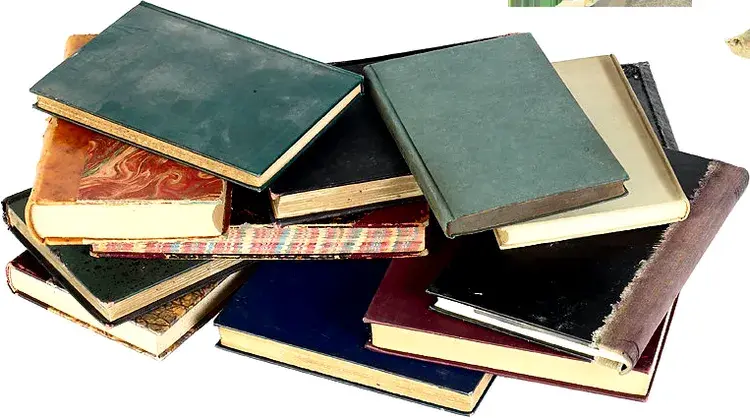 Открытка Школа, детский сад - Стопка старинных книг и альбомов | Красивая открытка #24